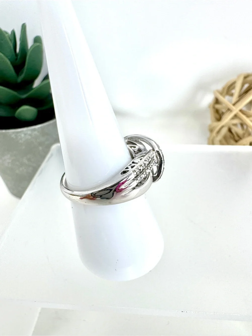 Vintage SUN 925 Sterling Silver Black & White Diamond Crossover Infinity Size 7